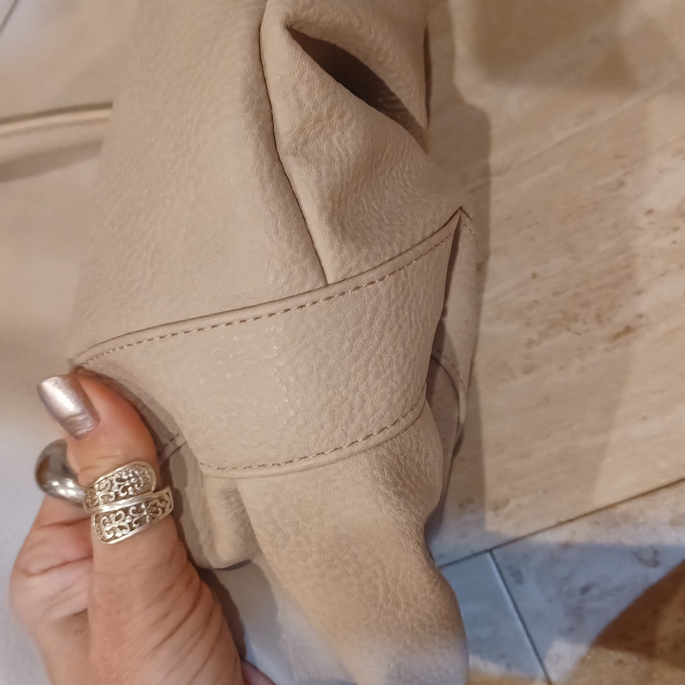 Stunning Steve Madden Oversized Shoulder/Travel Bag - Picture 4 of 16